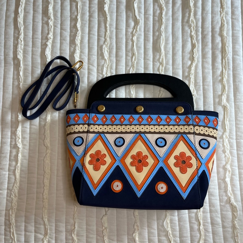 Tory Burch appliqué Bermuda bag-excellent condition - Picture 2 of 8